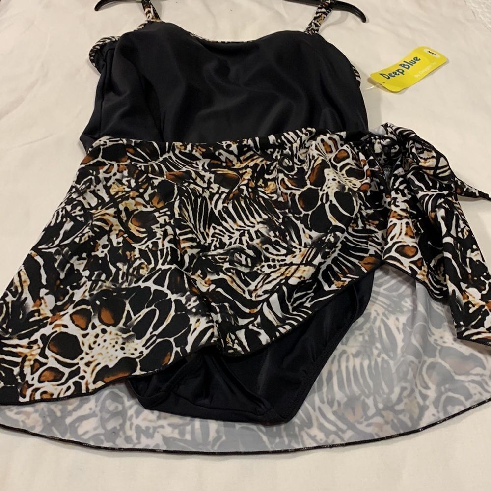Deep Blue Size 18W one piece skirted swimsuit NWT & adjustable straps.  TTS - Picture 5 of 12